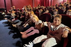2025-01-21 - Kotki - Wycieczka do teatru Baj Pomorski na spektakl 